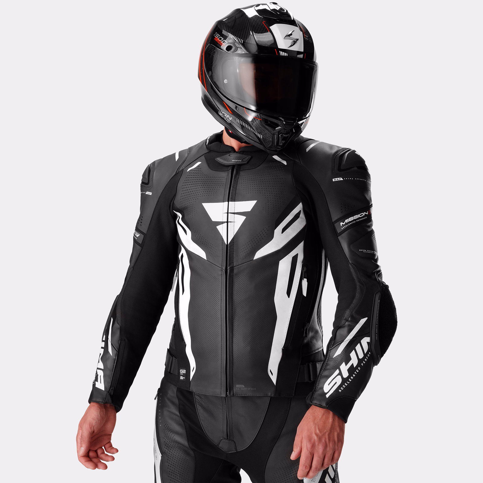 01_SHIMA_MISSION ST_TRAJE DE HOMBRE_NEGRO Y BLANCO