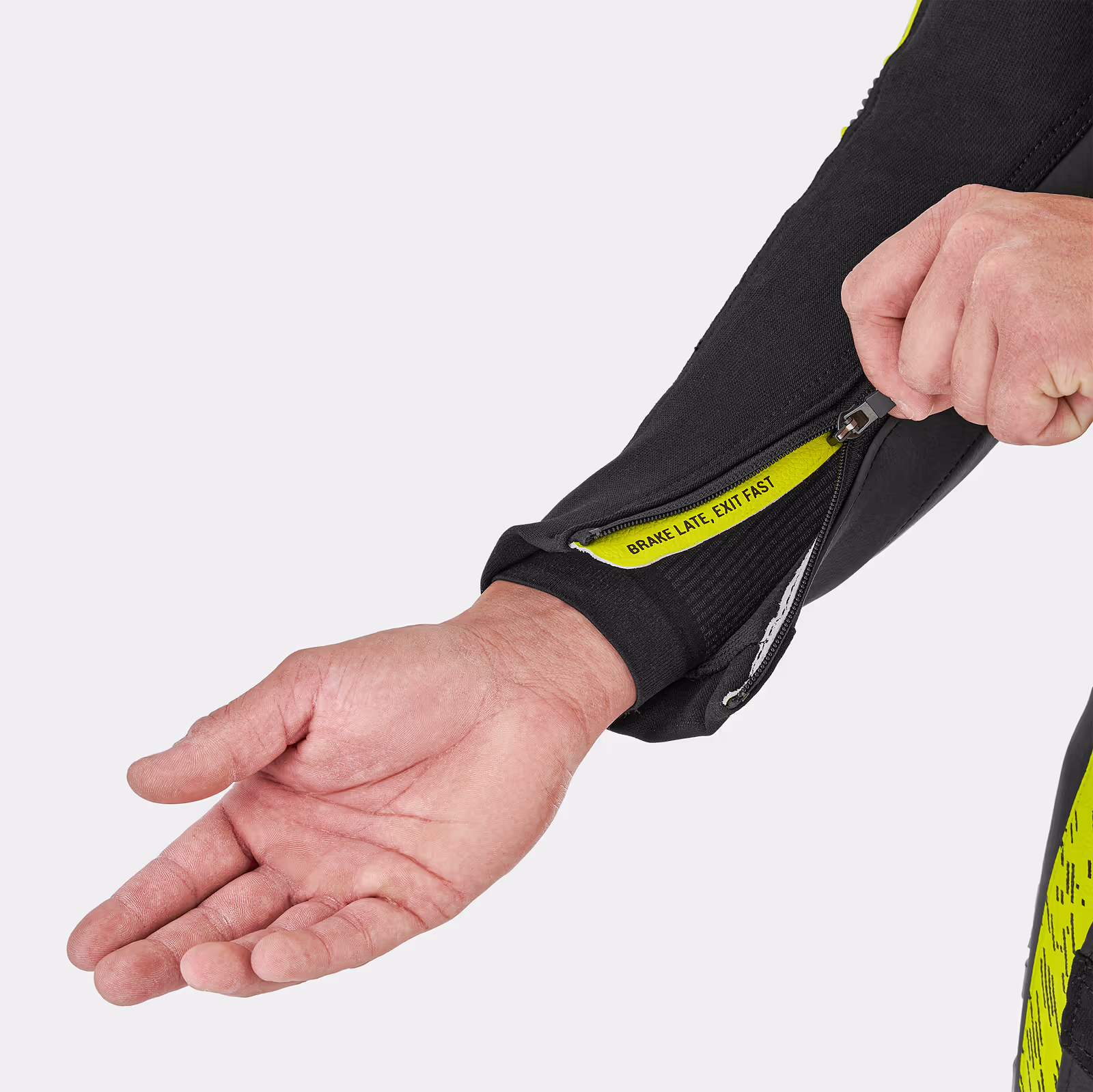 02_SHIMA_STR 2.0_JKT_MEN_FLUO_NEGRO_2500x2500