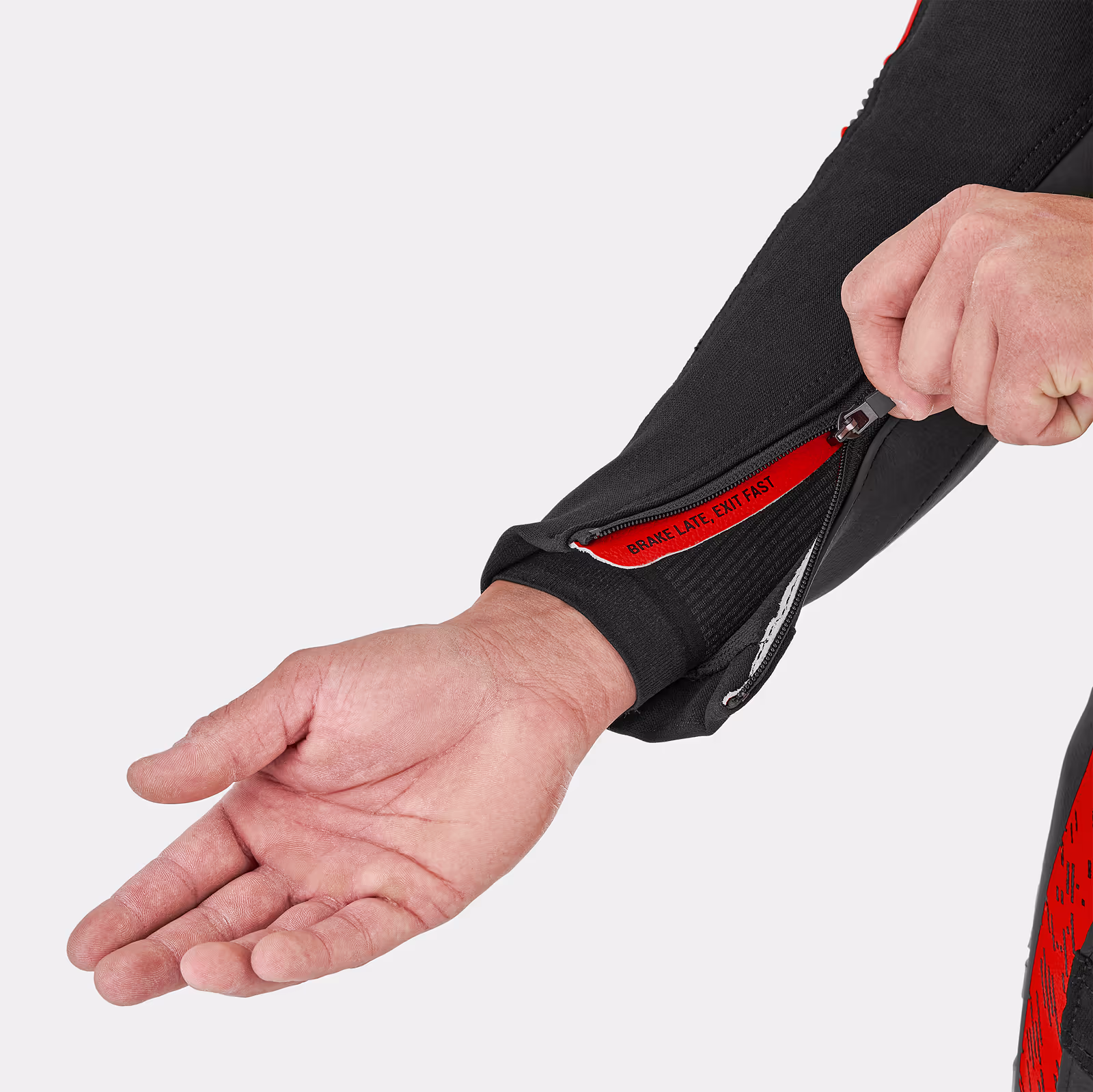 02_SHIMA_STR 2.0_JKT_MEN_NEGRO ROJO_2500x2500