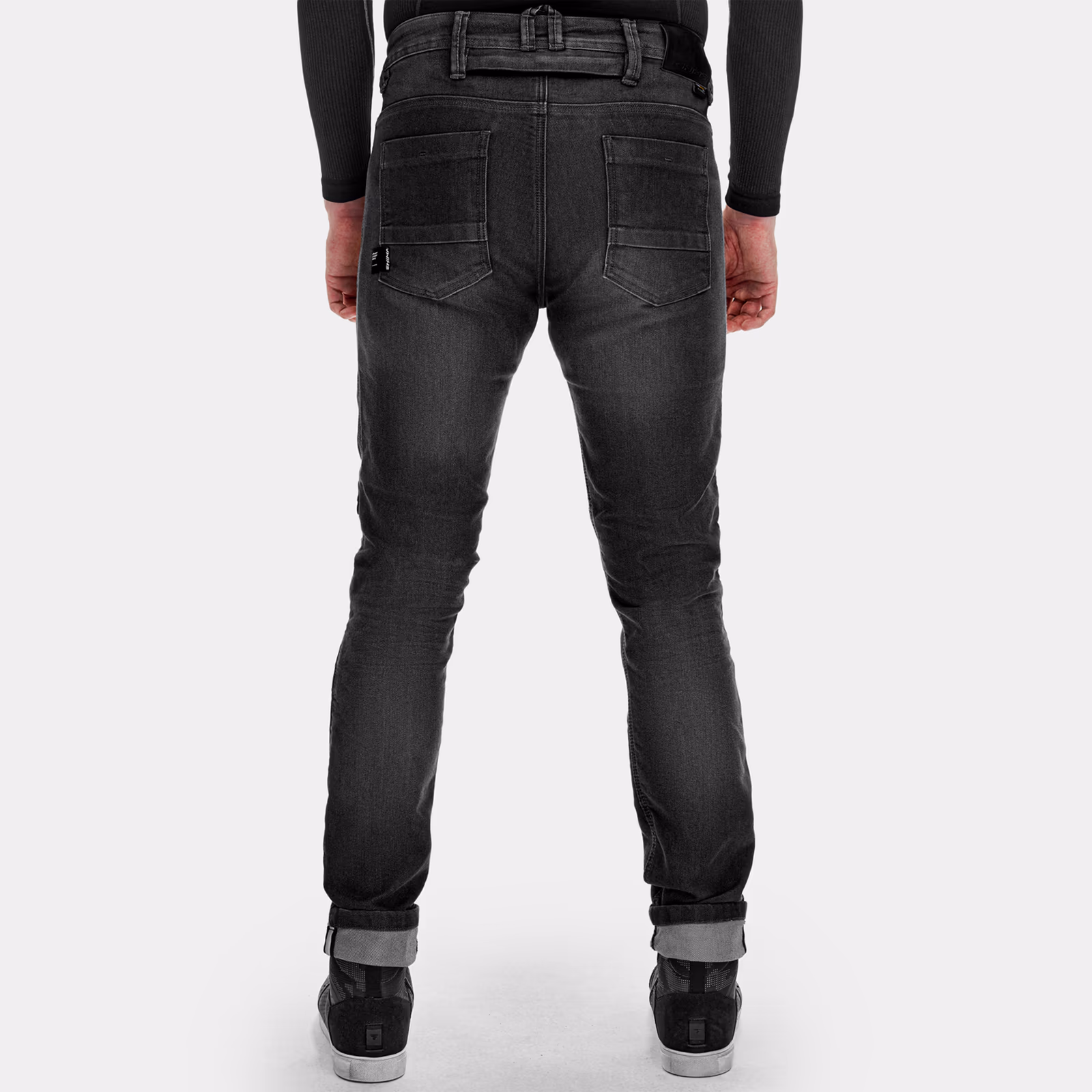 03_SHIMA_RIDGE_PNT_MEN_NEGRO