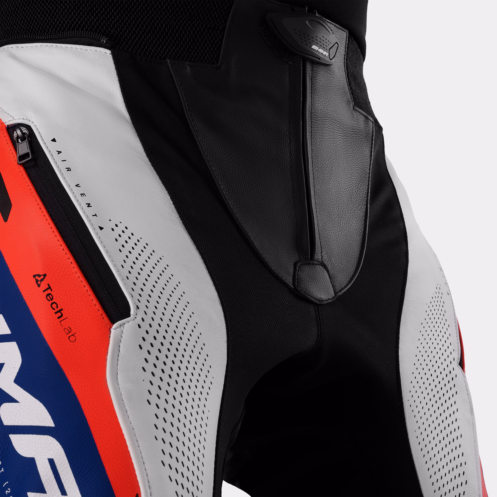 05_SHIMA_MISSION ST_HOMBRE_PNT_AZUL ROJO BLANCO
