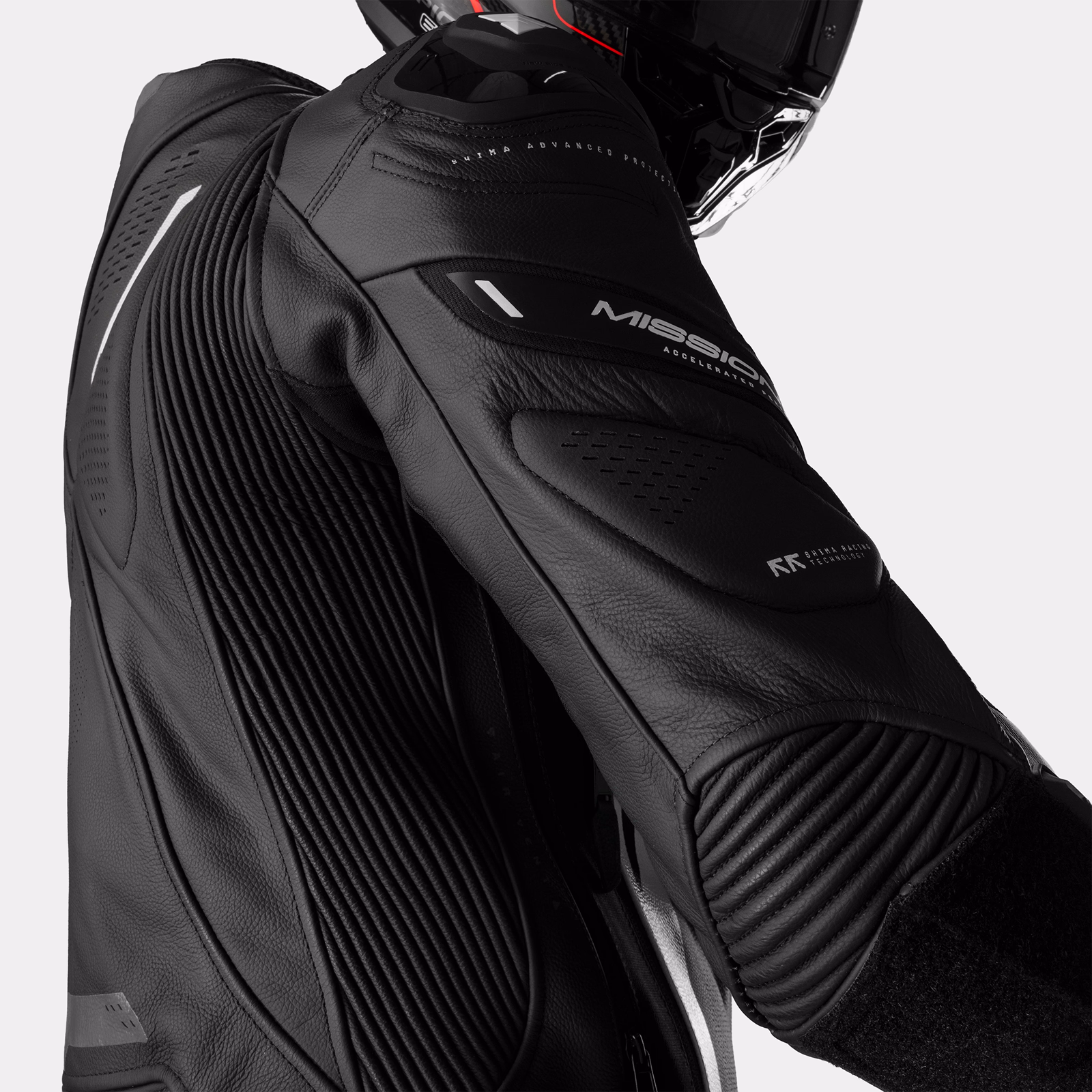 07_SHIMA_MISSION ST_MEN_SUIT_BLACK WHITE