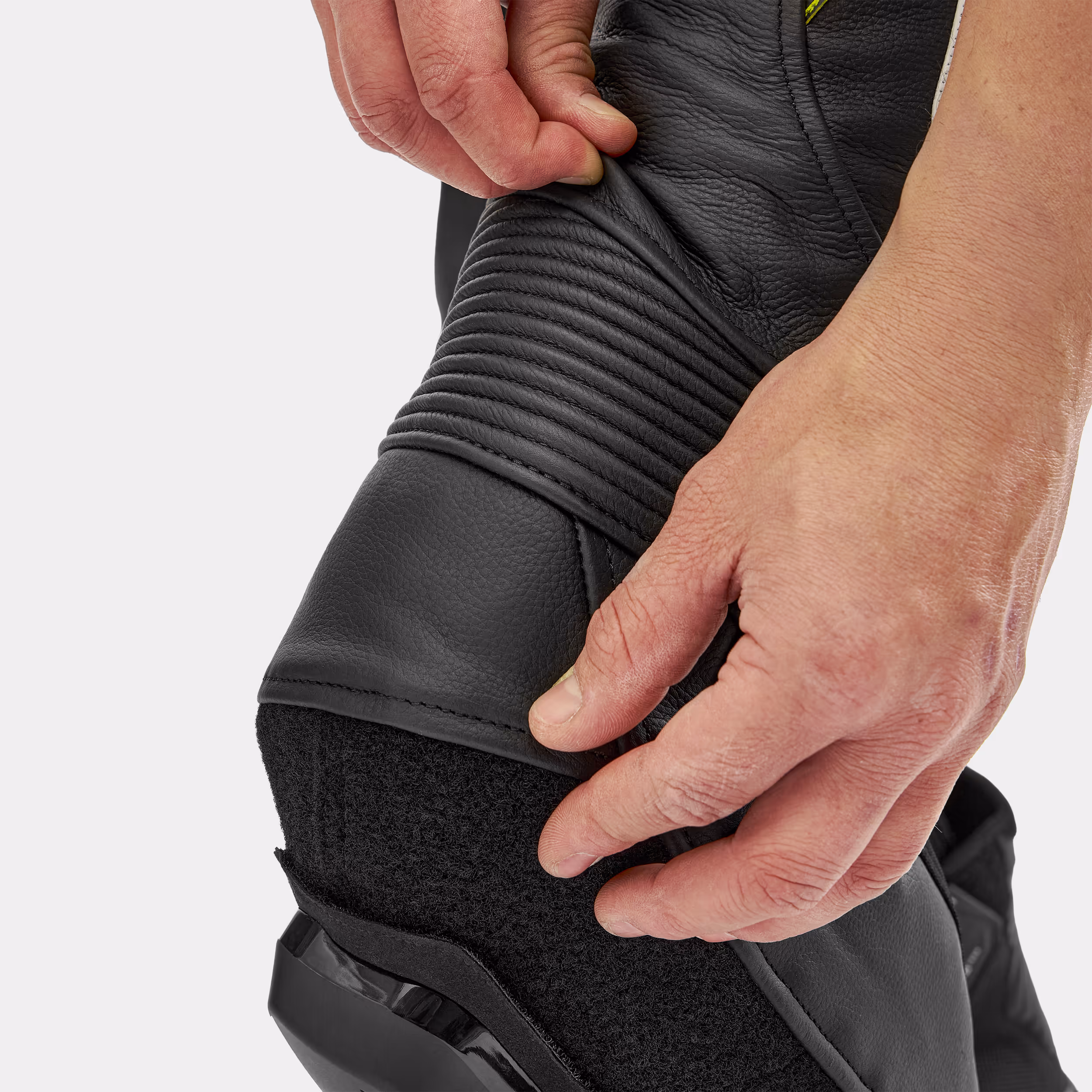 07_SHIMA_STR_2_PNT_MEN_BLACK FLUO_2500x2500