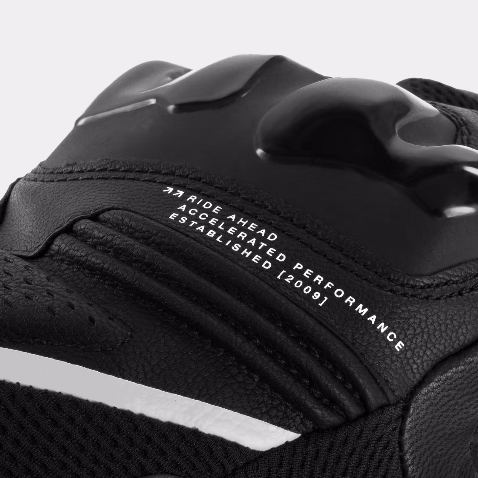 08_SHIMA_SPARK 3_GLV_MEN_BLACK BLANCO_2500x2500