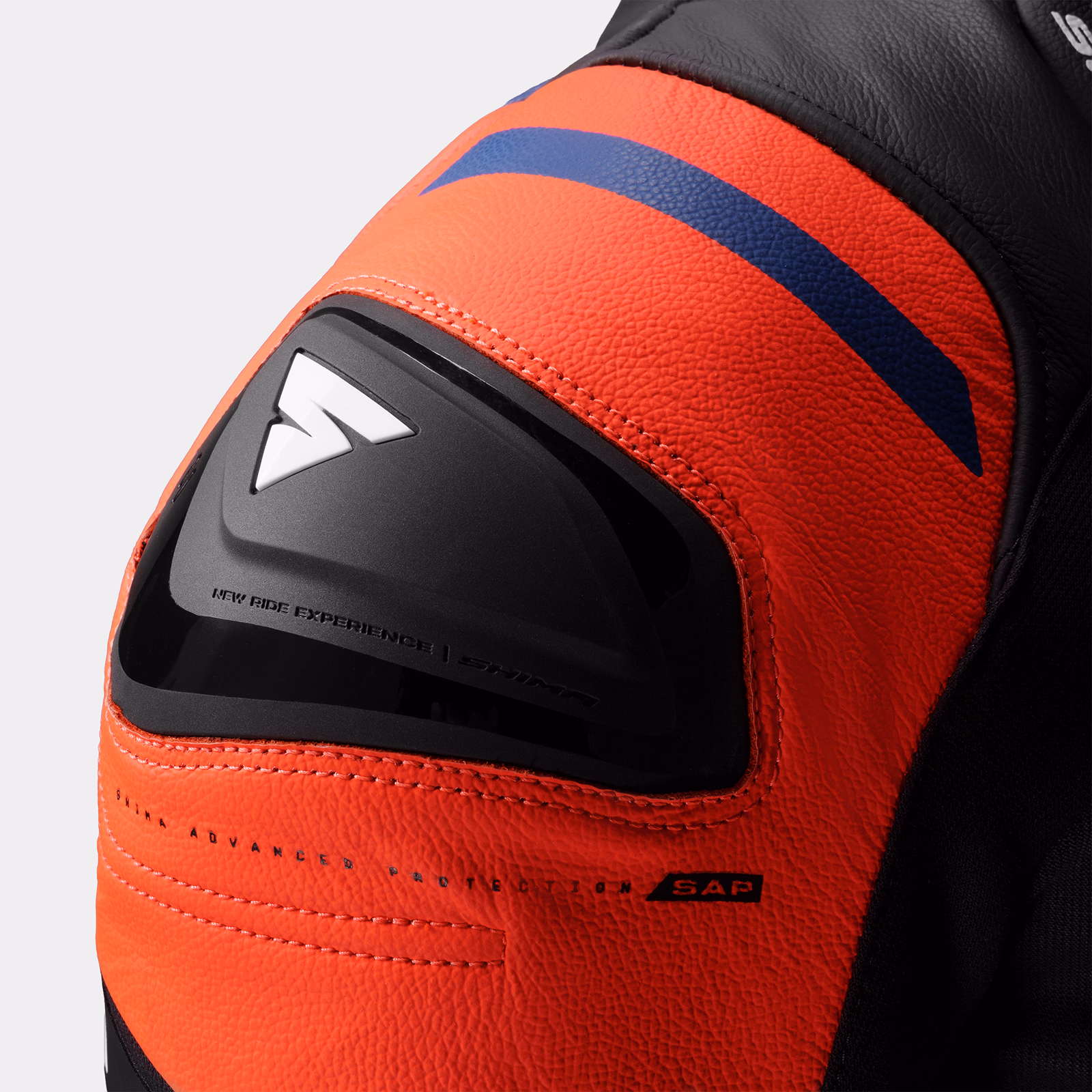 09_SHIMA_MISSION ST_MEN_SUIT_AZUL ROJO FLUO