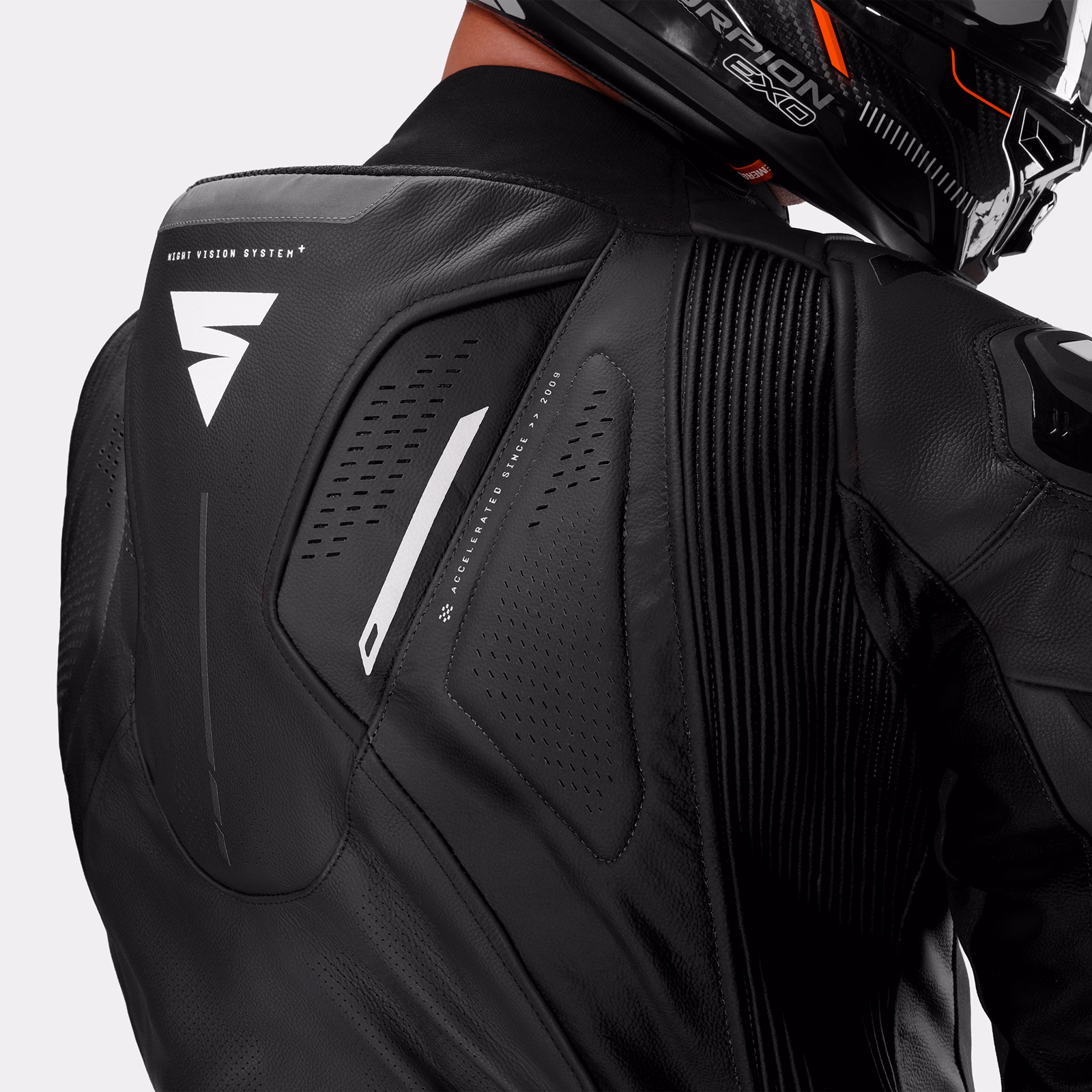 10_SHIMA_MISSION RS_TRAJE_HOMBRE_NEGRO BLANCO