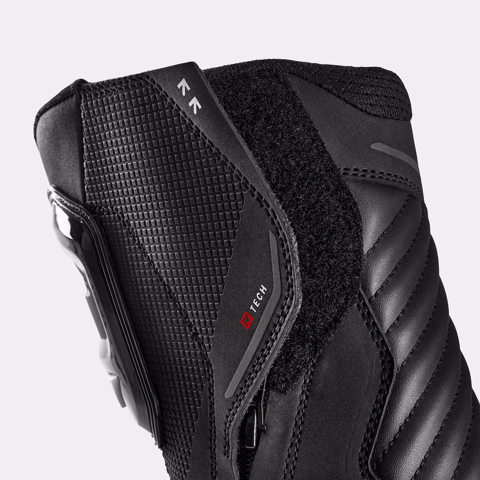 10_SHIMA_RX3_BOOT_MEN_RED_2500x2500
