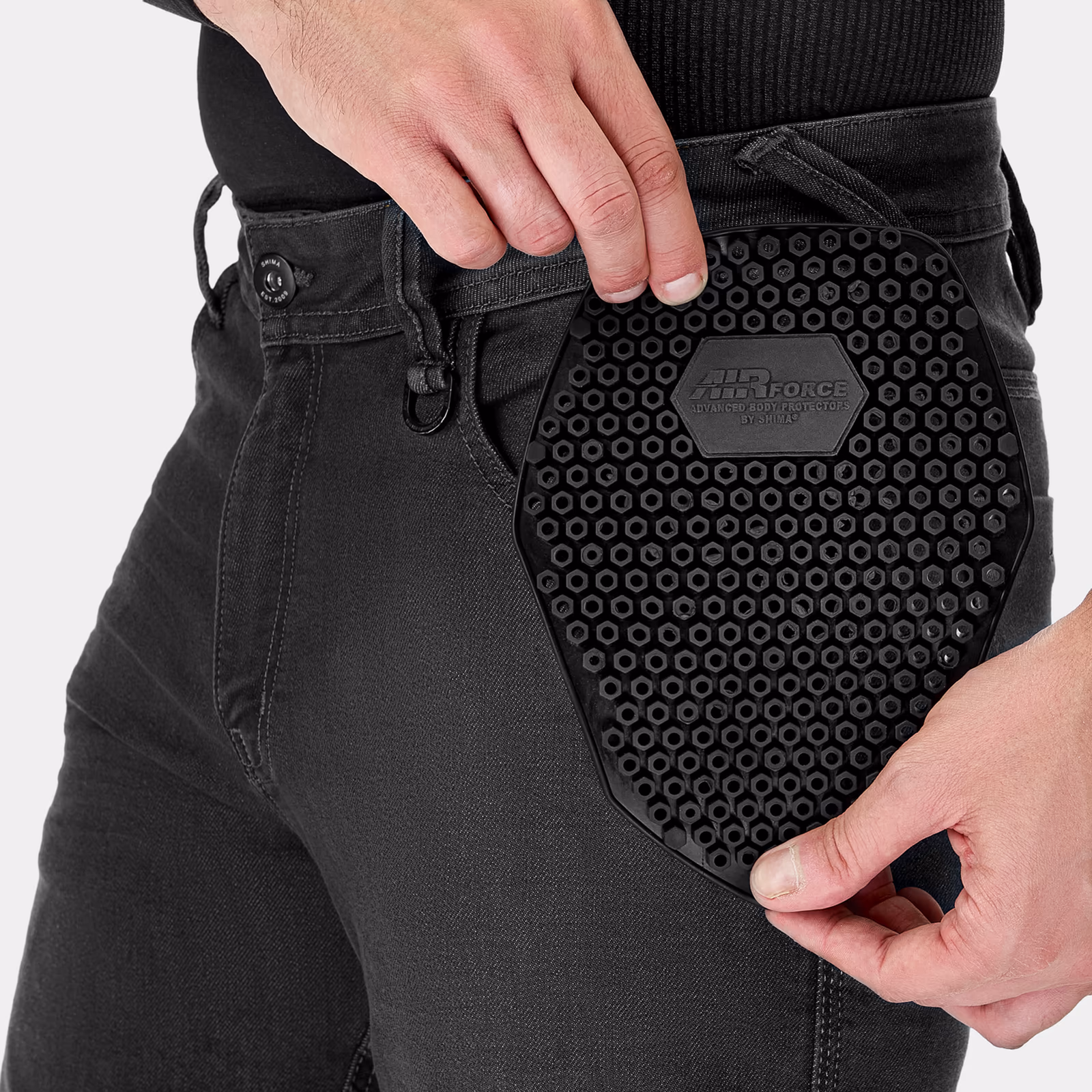 11_SHIMA_RIDGE_PNT_MEN_NEGRO