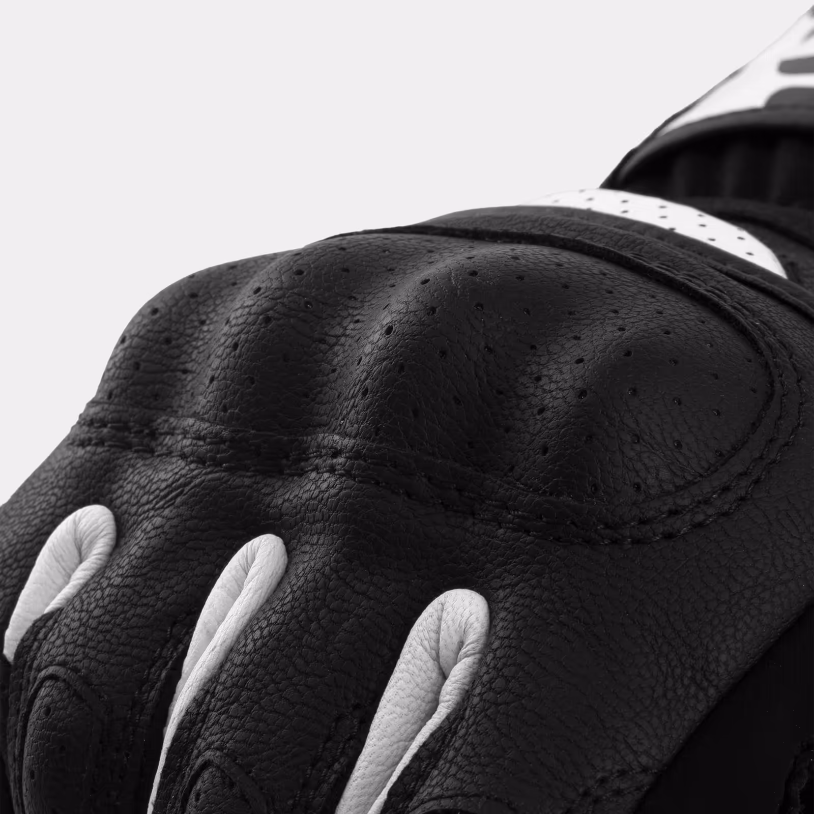 12_SHIMA_STX 2_GLV_MEN_WHITE_2500x2500