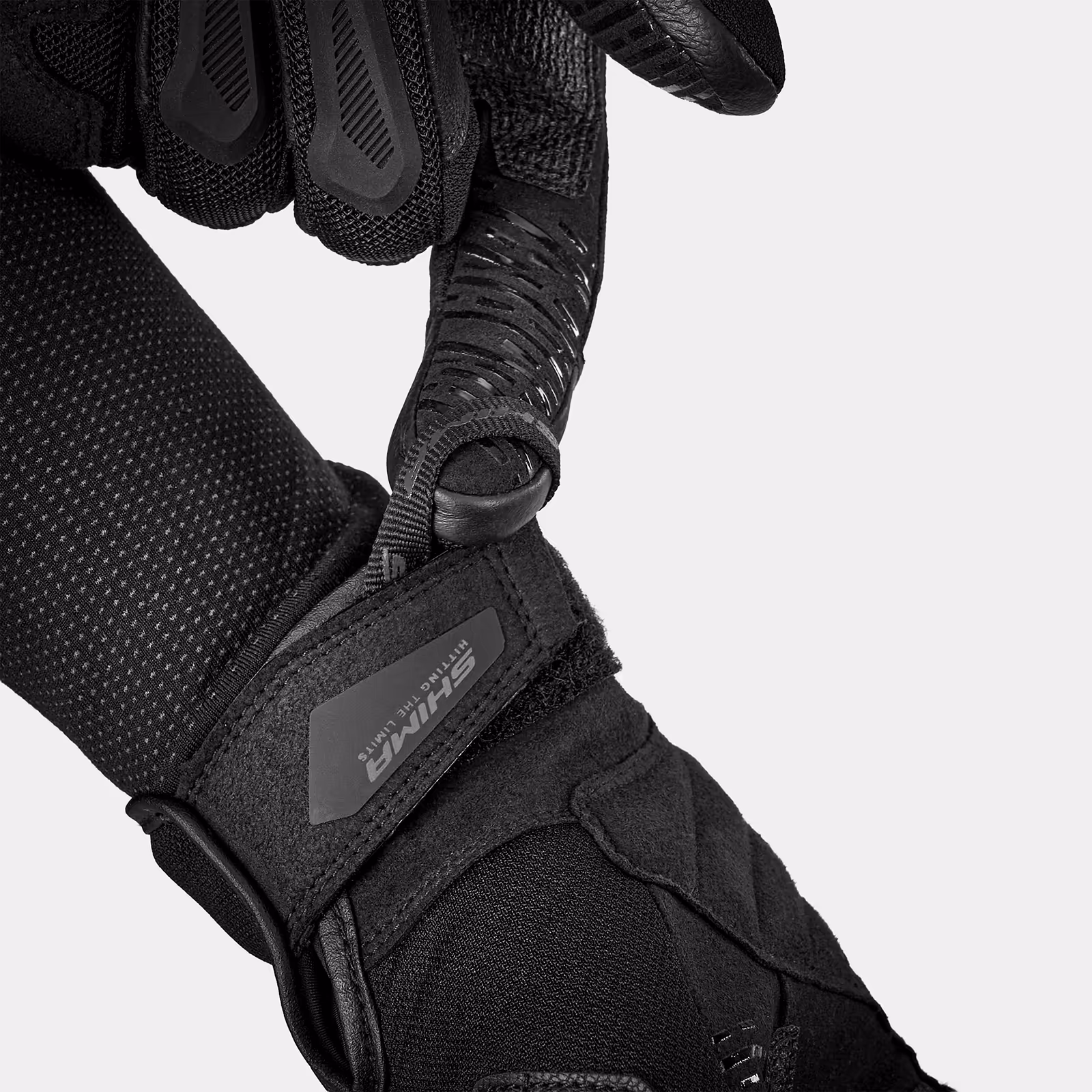 14_SHIMA_BLAZE 3_GLOVES_LADY_BLACK_2500x2500