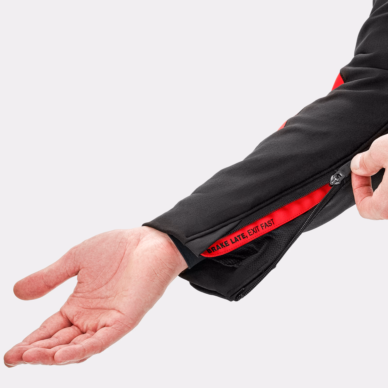 14_SHIMA_MESHPRO 2.0_JKT_MEN_RED