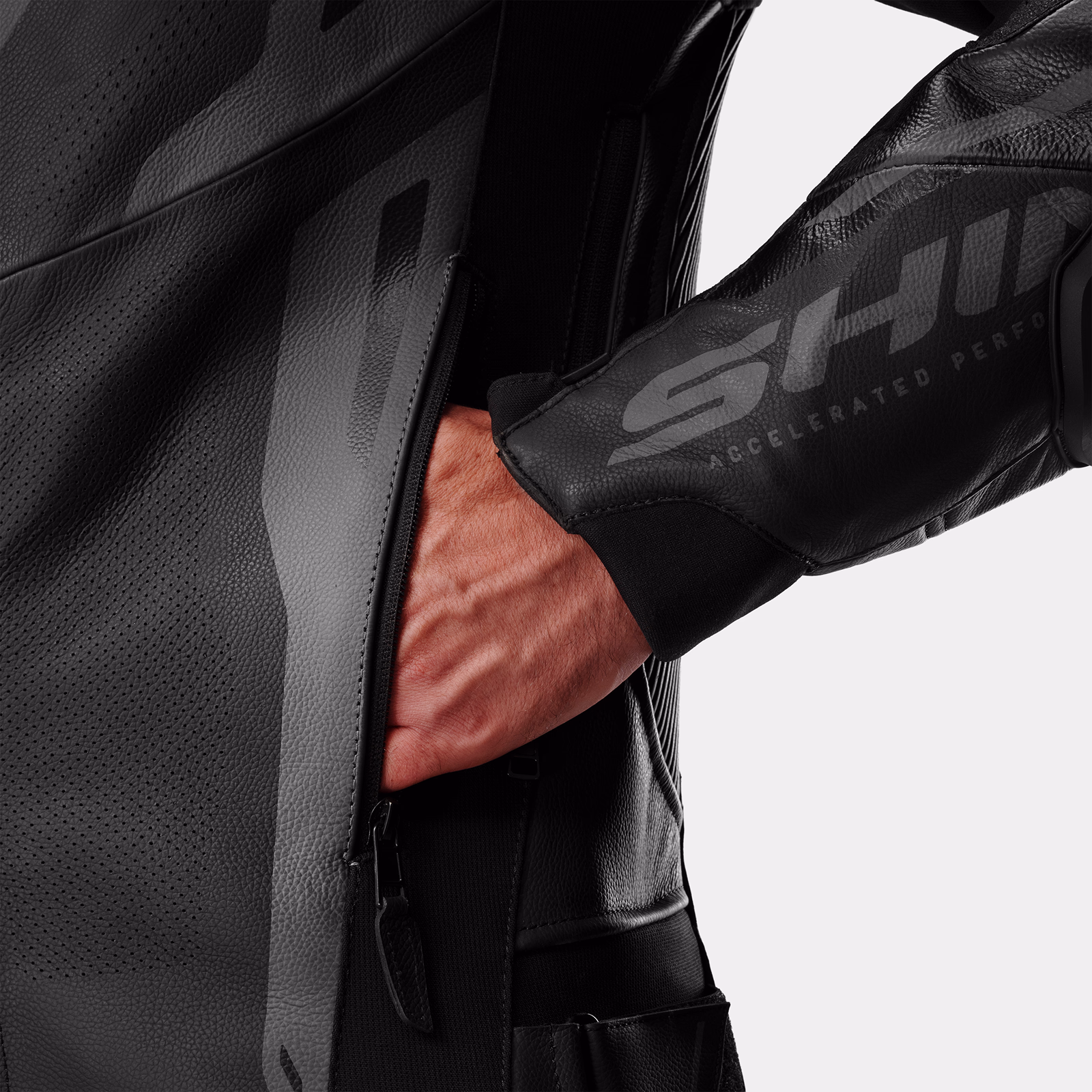 14_SHIMA_MISSION ST_TRAJE DE HOMBRE_NEGRO