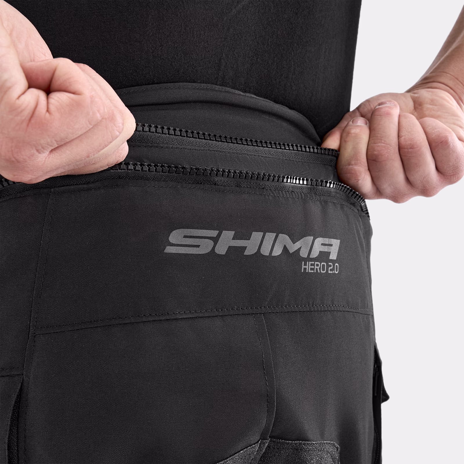 17_SHIMA_HERO_2_PNT_MEN_BLACK_2500x2500