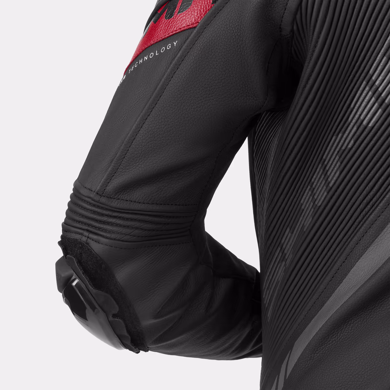 19_SHIMA_HYPER RS_SUIT_MEN_NEGRO ROJO_2500x2500