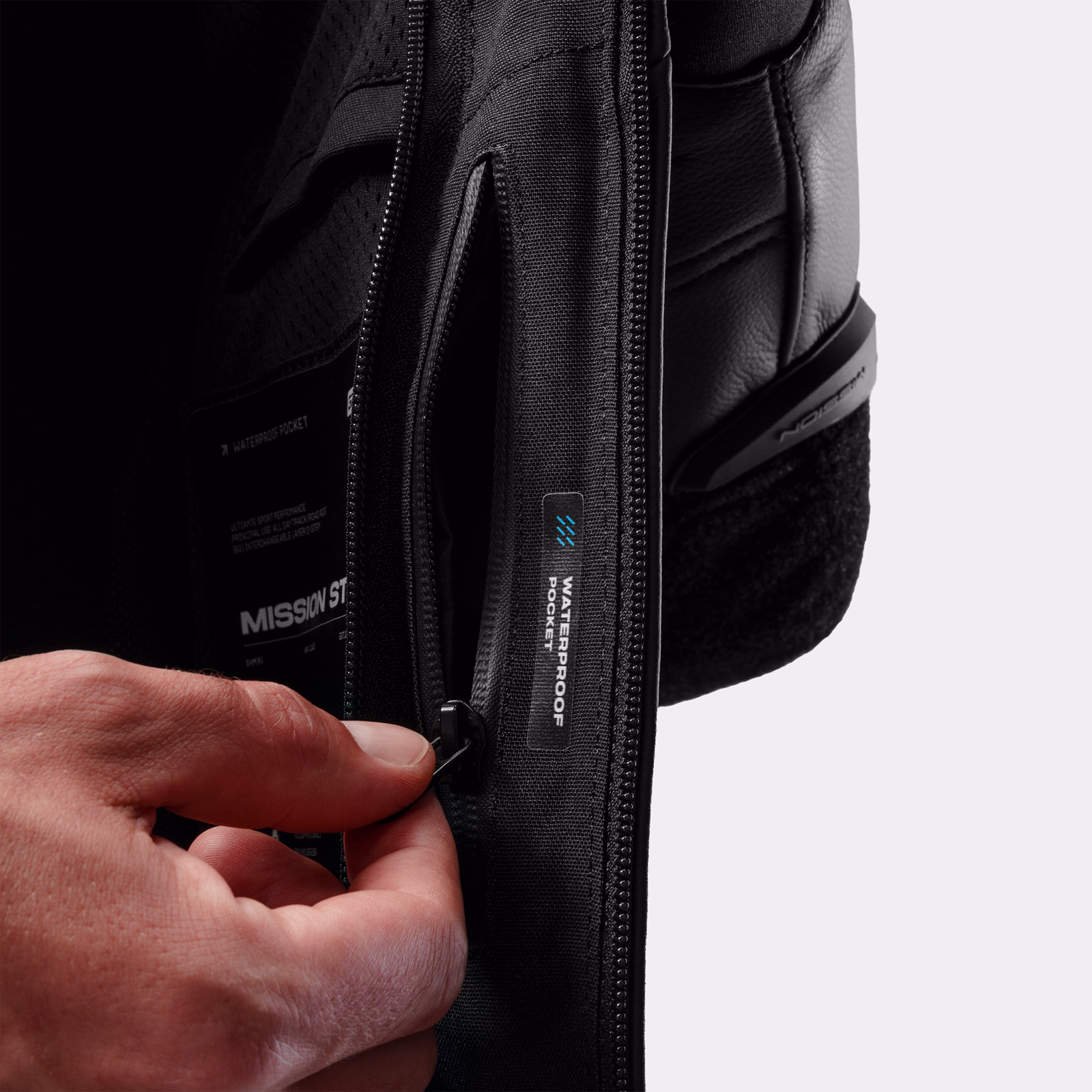 19_SHIMA_MISSION ST_TRAJE DE HOMBRE_NEGRO