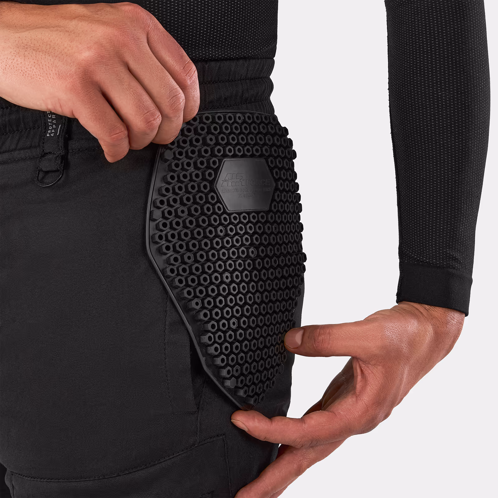 23_SHIMA_JOGGSTER_PNT_MEN_NEGRO