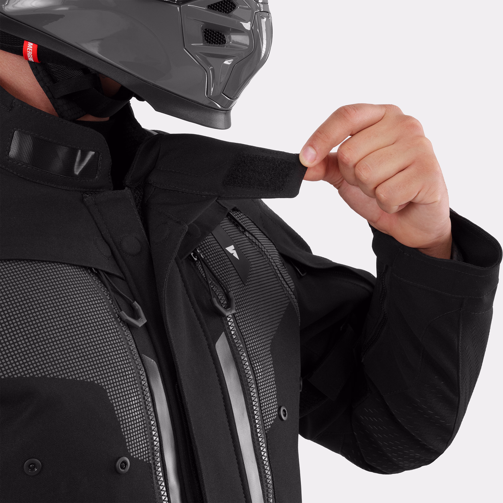 24_SHIMA_HERO 3 G2_MEN_JKT_BLACK