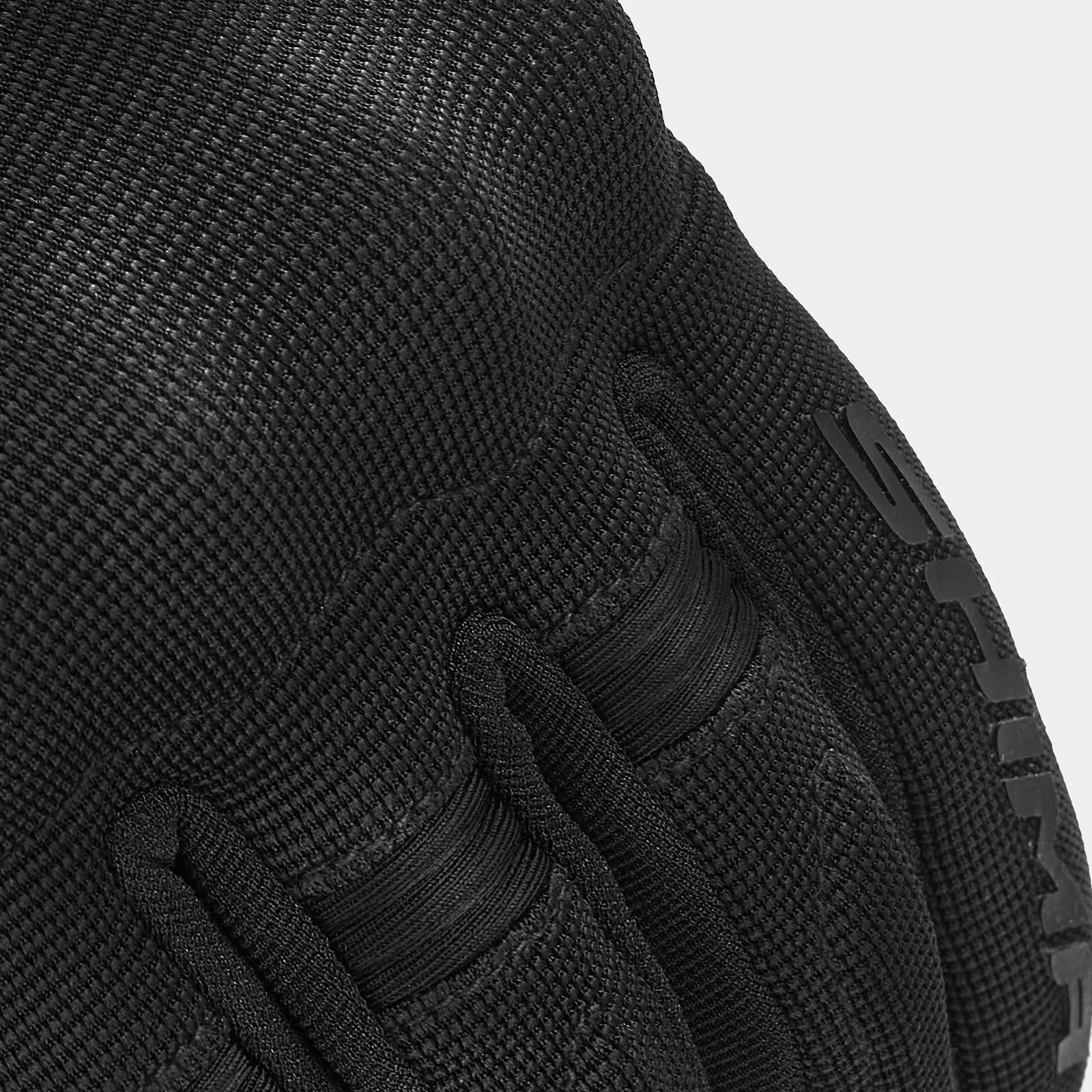 SHIMA_SONIC_GLV_NEGRO_LOOKBOOK_05