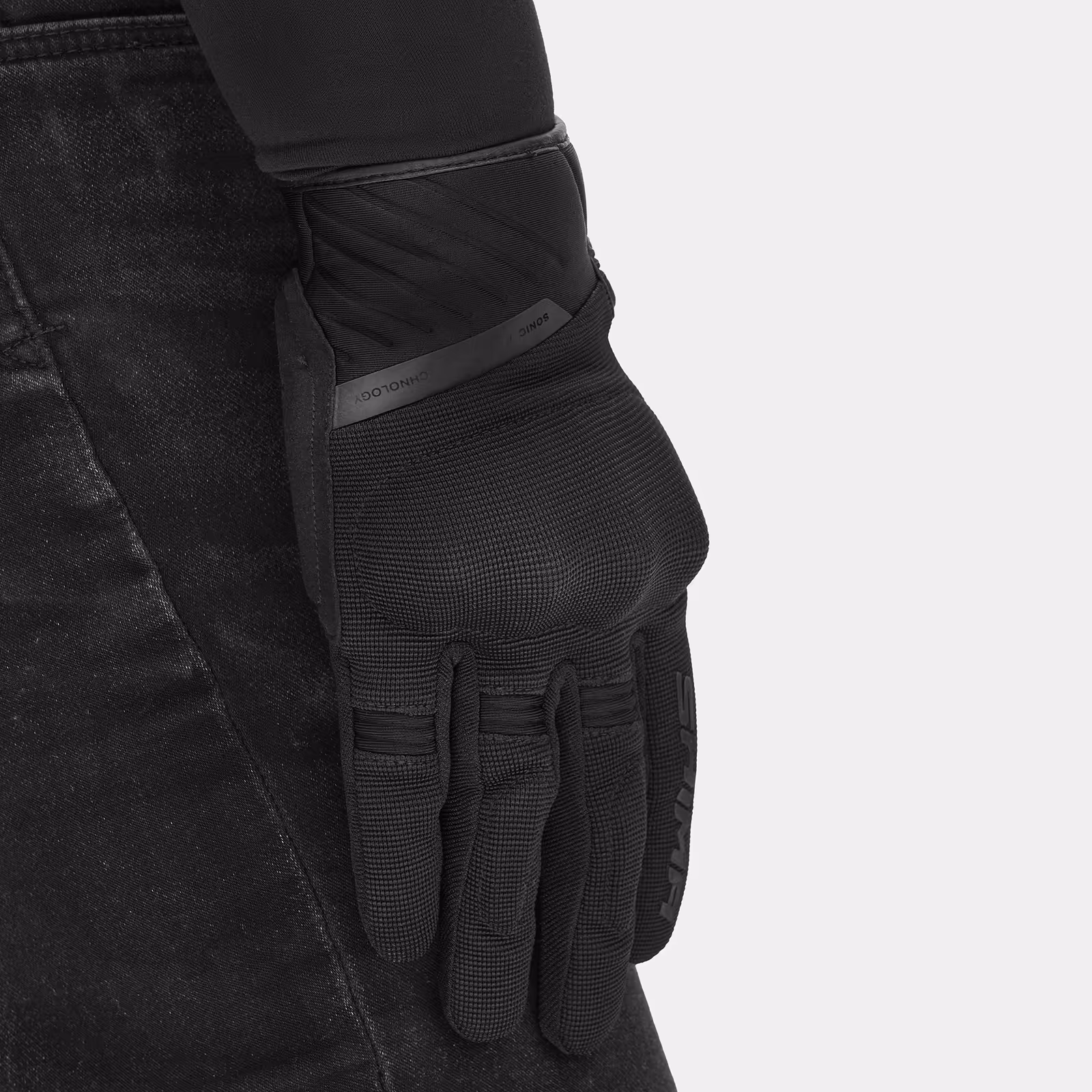 SHIMA_SONIC_GLV_NEGRO_LOOKBOOK_08