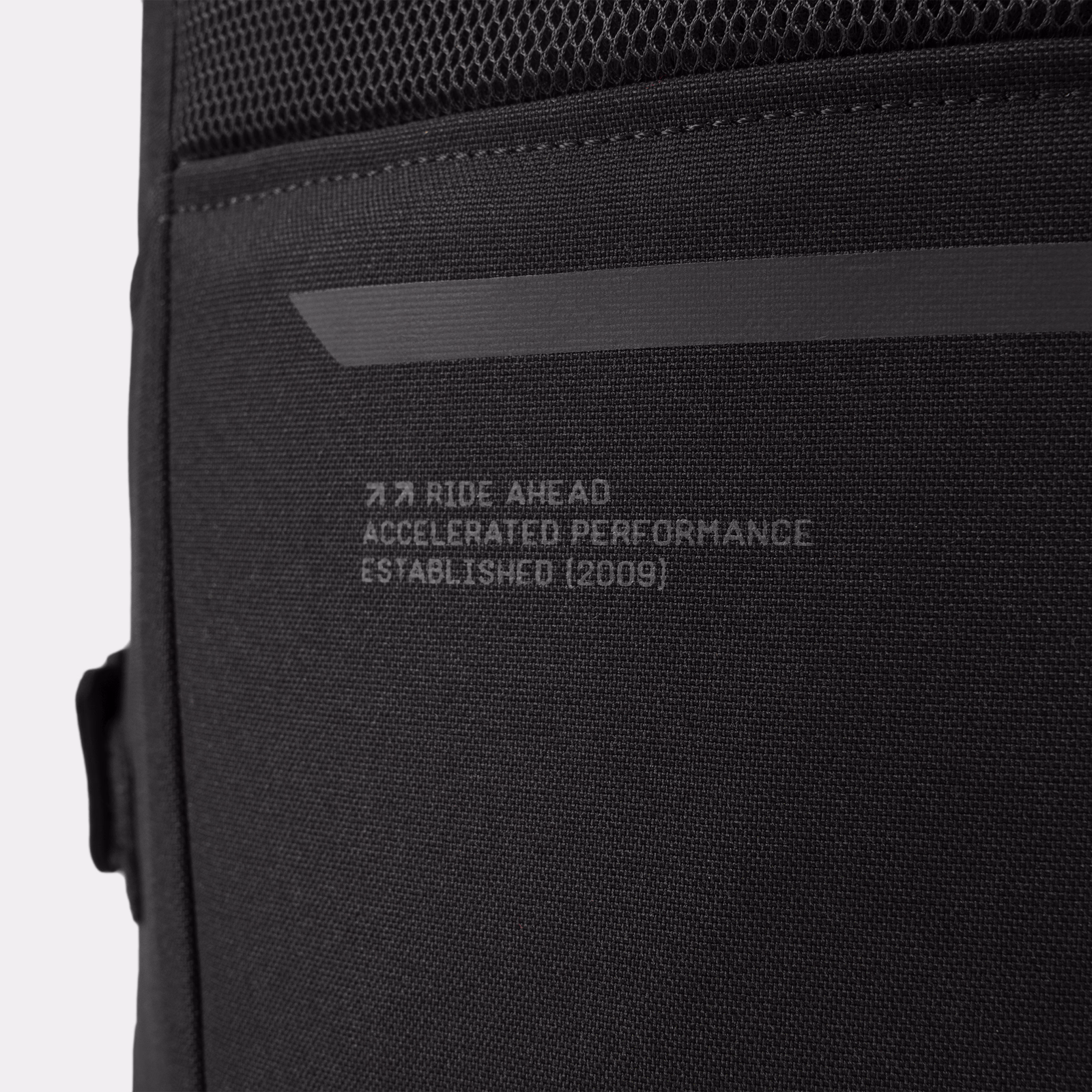 26_SHIMA_RUSH 30 AIR G2_JKT_BLACK