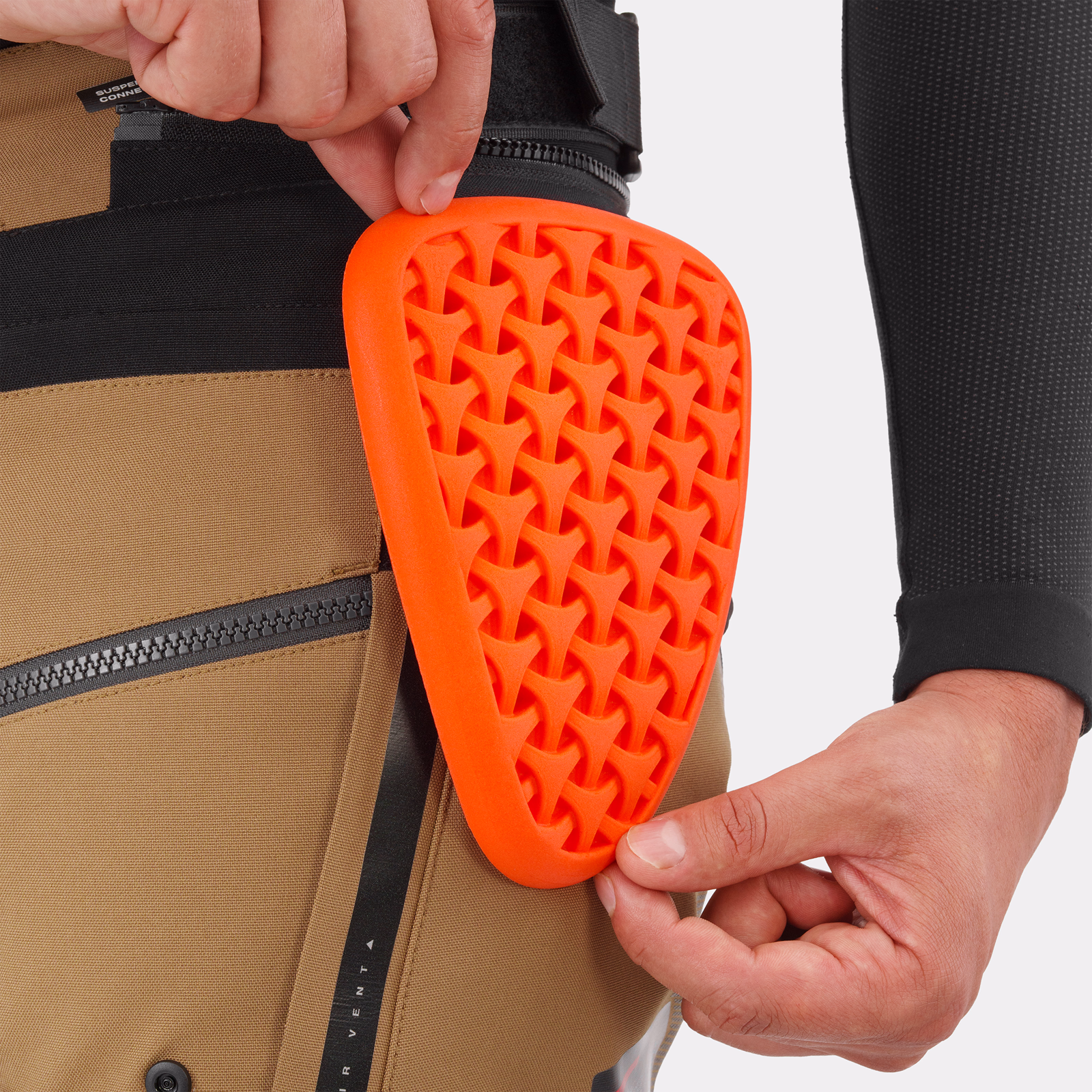 23_SHIMA_HERO 3 G2 PNT_MEN_BROWN